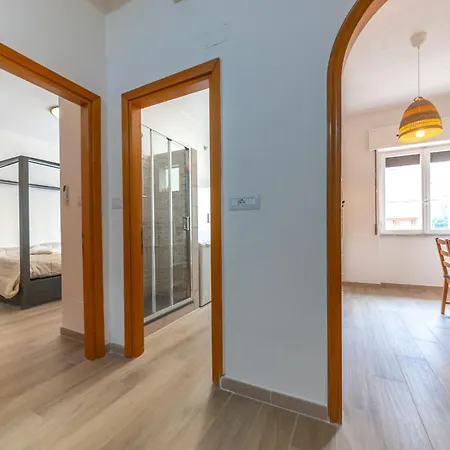 Front Lucio Sestio Lejlighed Rom