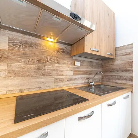 Front Lucio Sestio Lejlighed