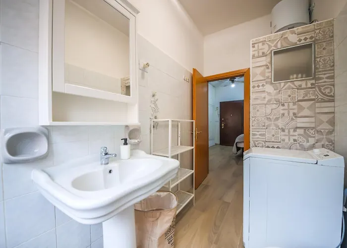 Front Lucio Sestio Apartment Rom