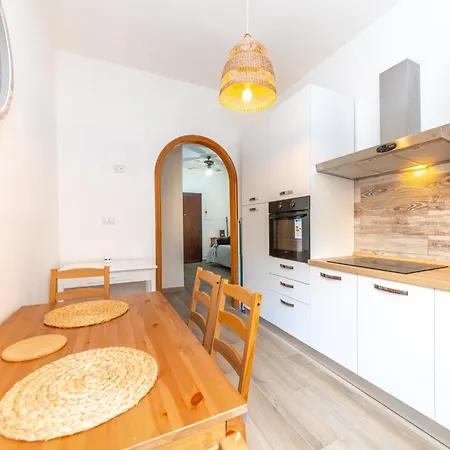 Front Lucio Sestio * ローマ