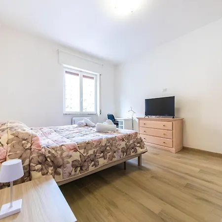 Front Lucio Sestio ローマ