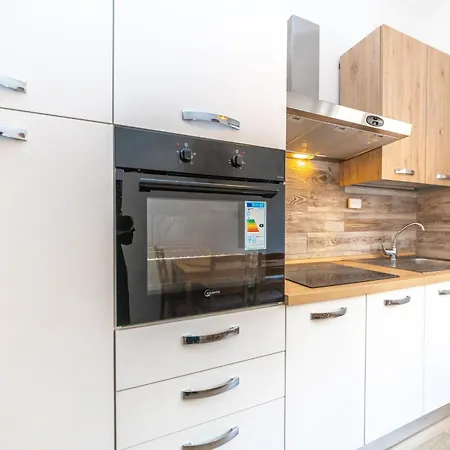 Front Lucio Sestio *