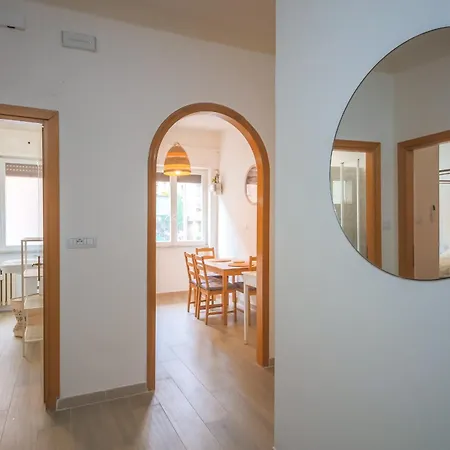 アパート Front Lucio Sestio *